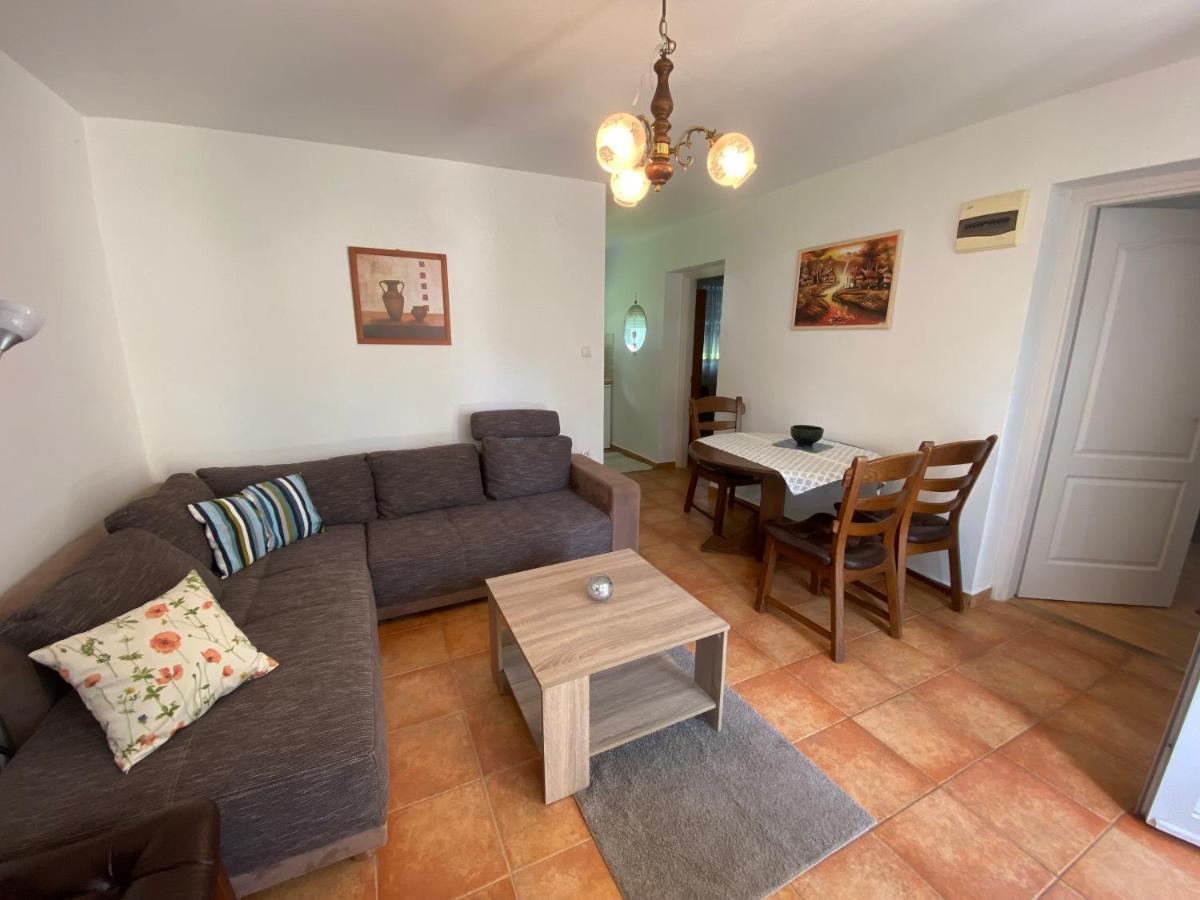זלקרוס Elvira Apartman מראה חיצוני תמונה